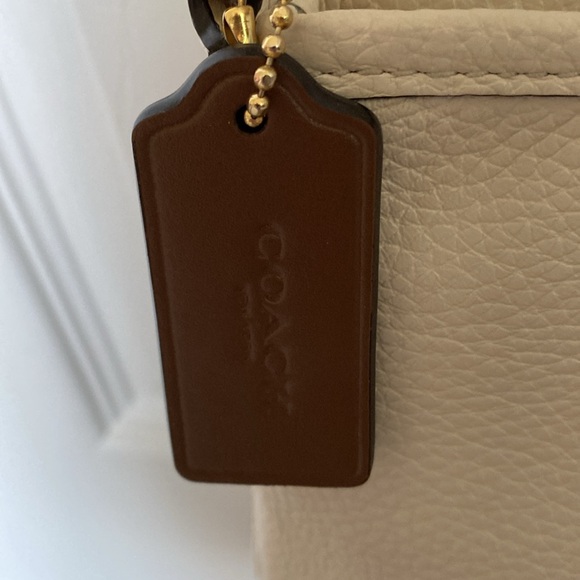 Coach gummy bear crossbody bag - Picture 5 of 10